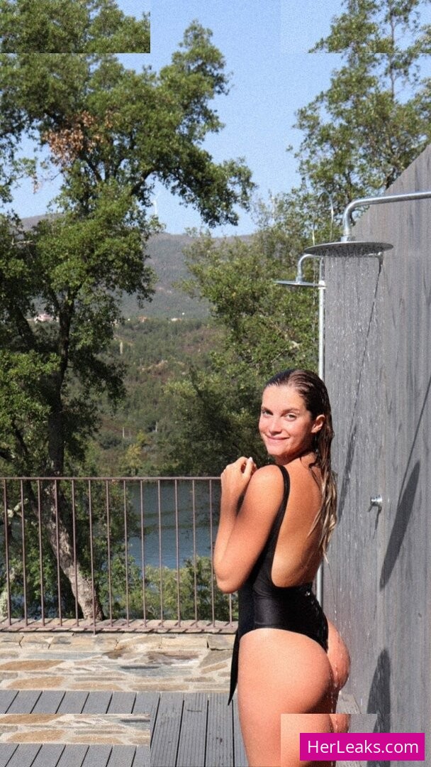 Julia Palha - Image 87