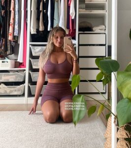 Julia Palha - Image 86