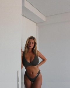 Julia Palha - Image 74