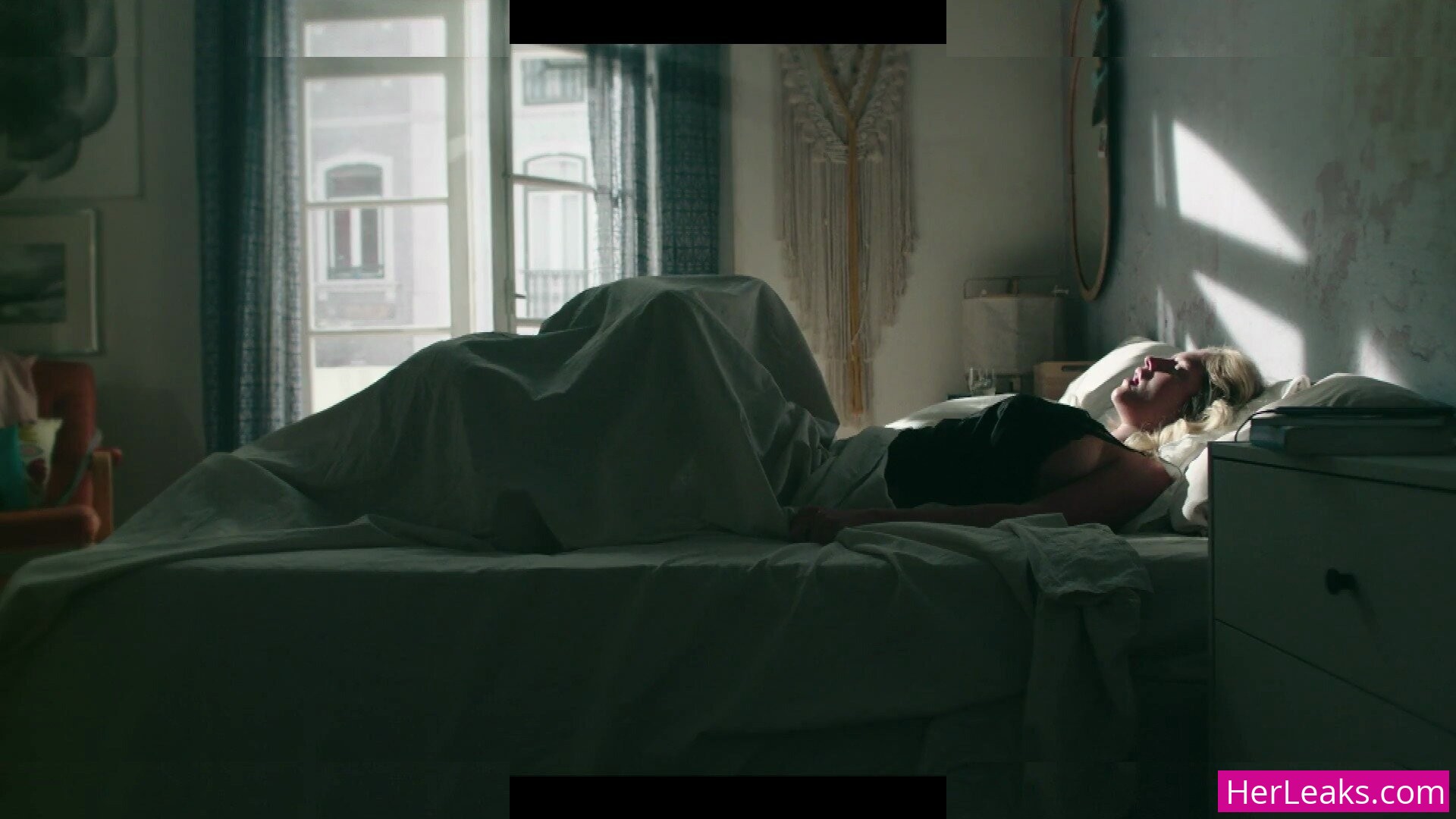Julia Palha - Image 23