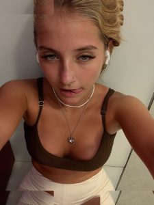 Julie Remoissenet - Image 68
