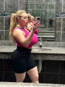 Katrina Thicc - Image 5