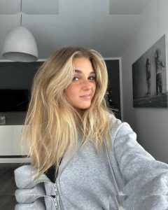 Lara Spengler - Image 175