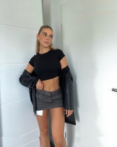 Lara Spengler - Image 155