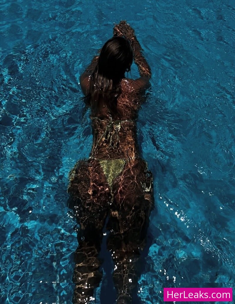 Lara Spengler - Image 52