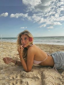 Lara Spengler - Image 17