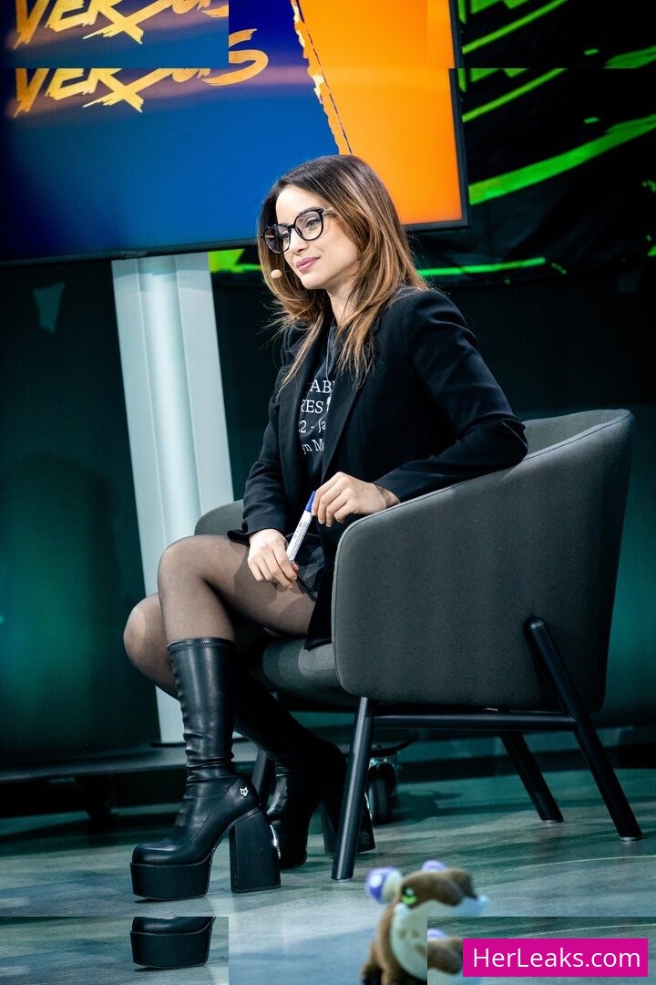 Laure Valée - Image 73