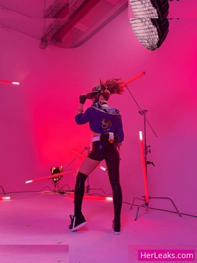 Laure Valée - Image 61