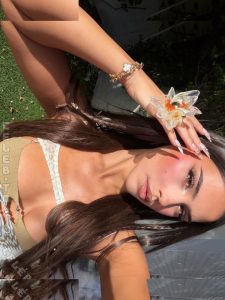 Leah Halton - Image 17