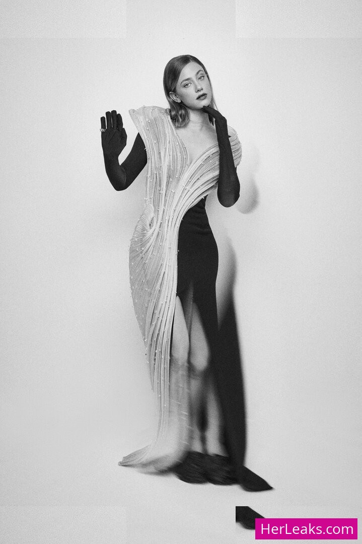 Lili Reinhart - Image 116