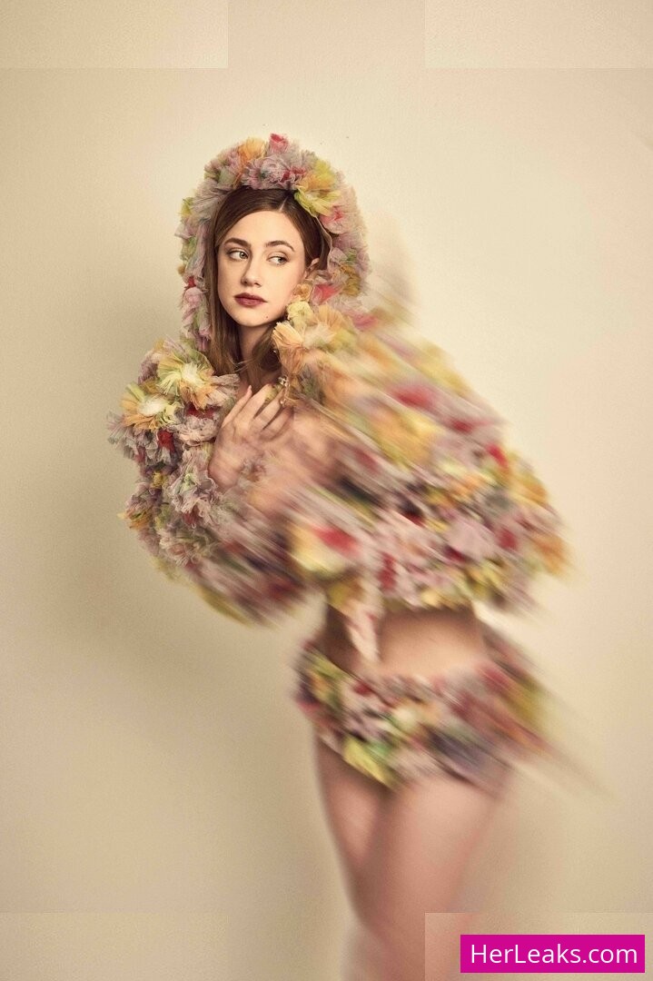 Lili Reinhart - Image 115