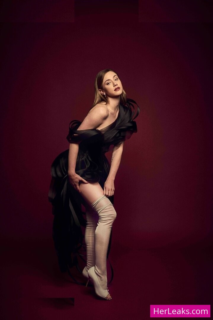 Lili Reinhart - Image 114