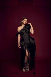 Lili Reinhart - Image 112