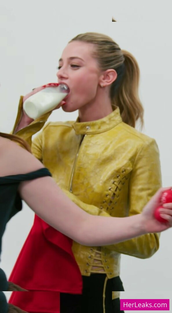 Lili Reinhart - Image 66