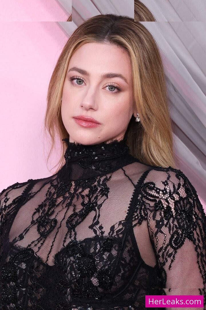 Lili Reinhart - Image 15