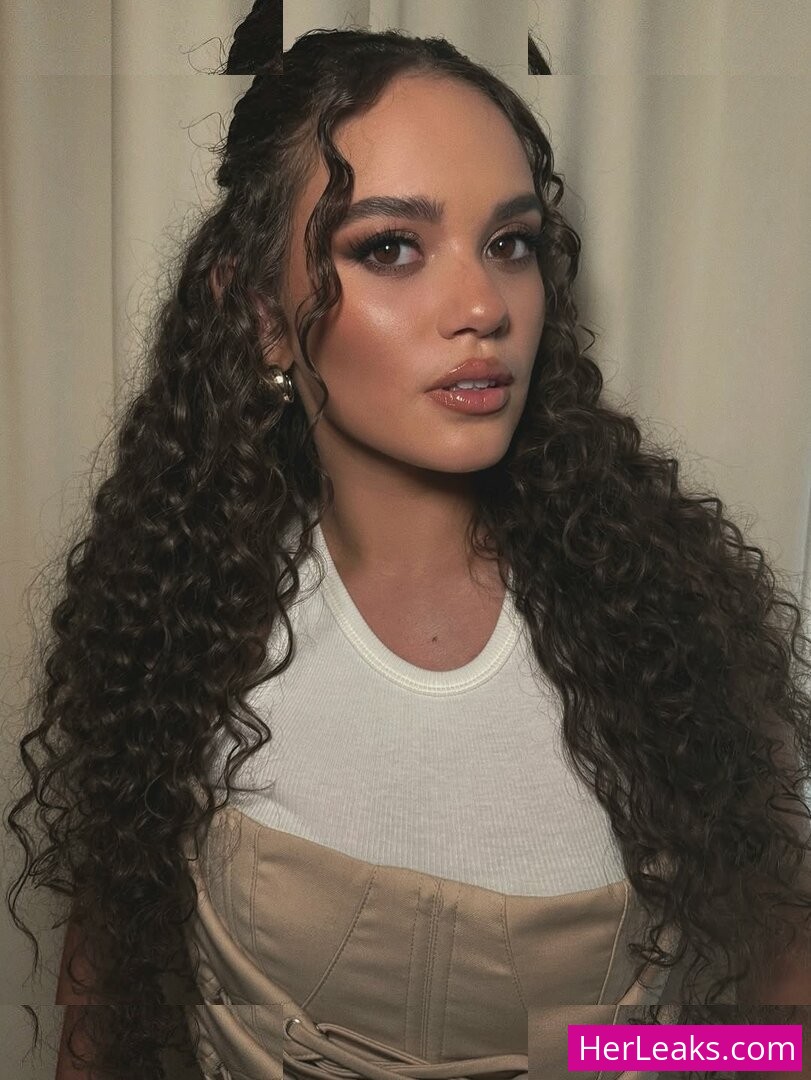 Madison Pettis - Image 192