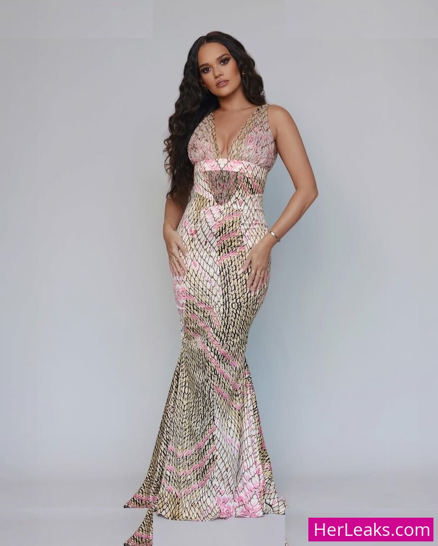 Madison Pettis - Image 180