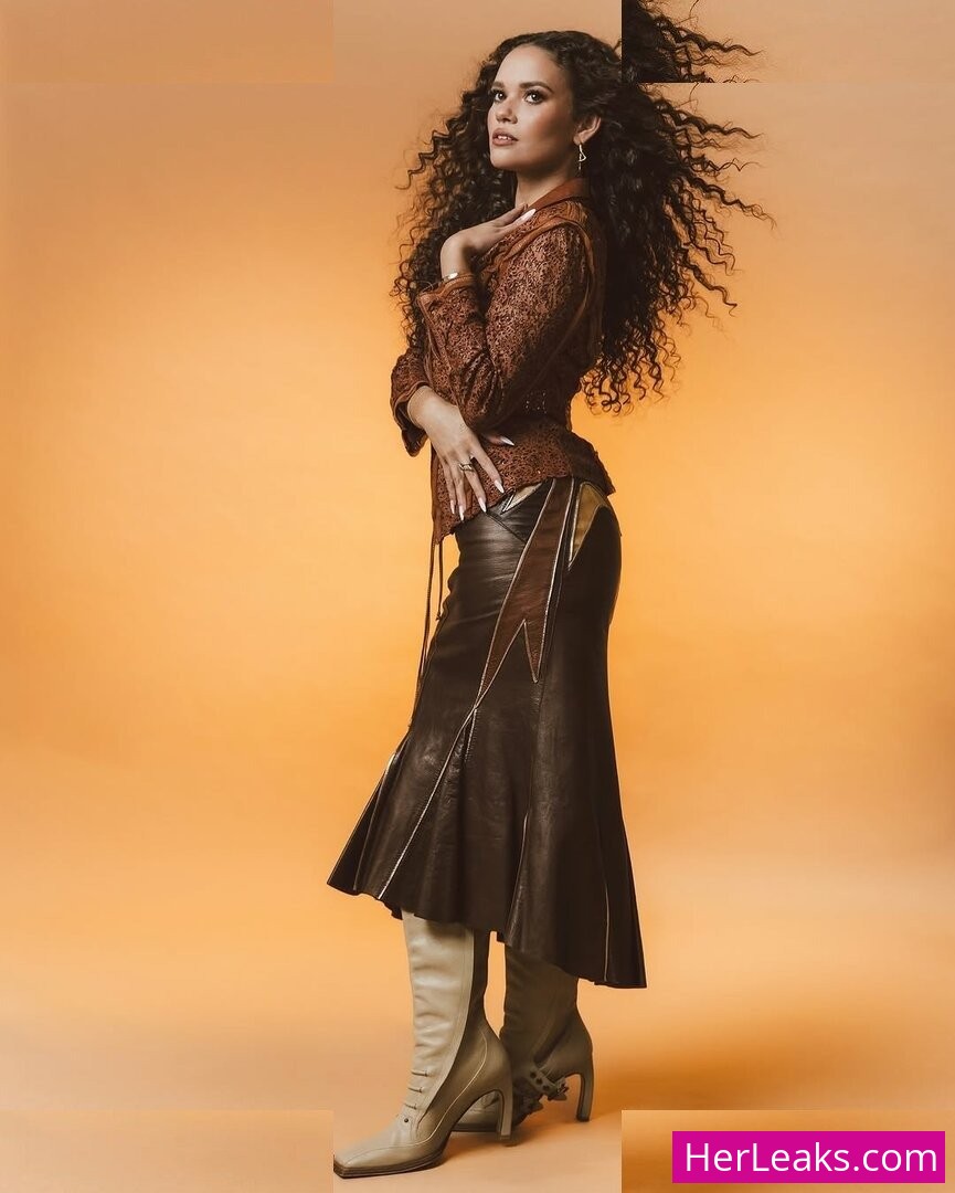 Madison Pettis - Image 108
