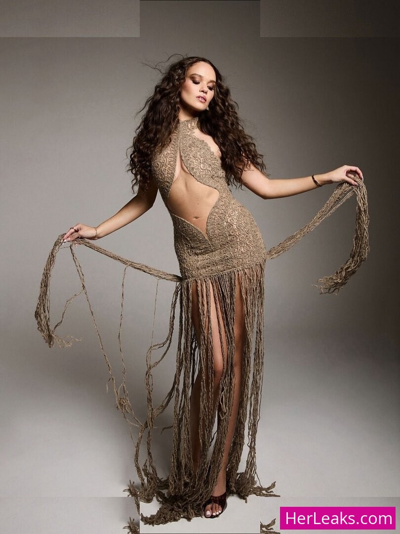 Madison Pettis - Image 97