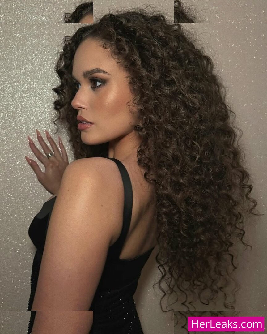 Madison Pettis - Image 56