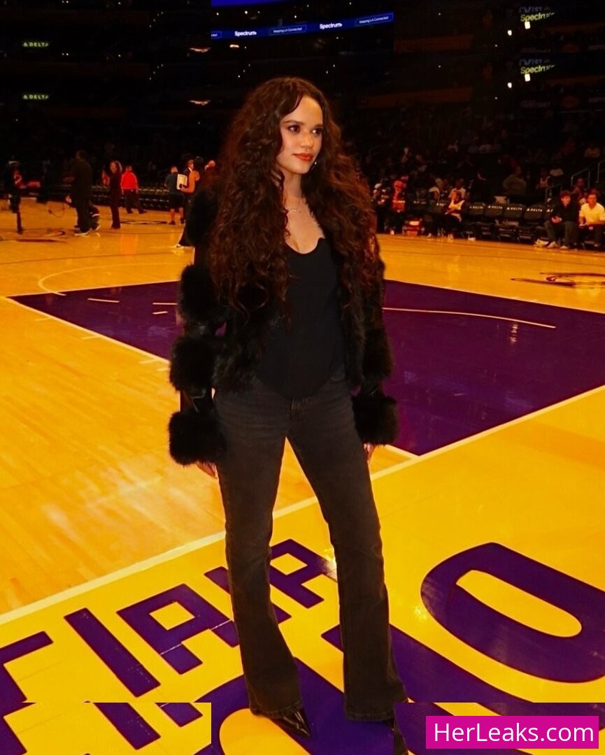 Madison Pettis - Image 33