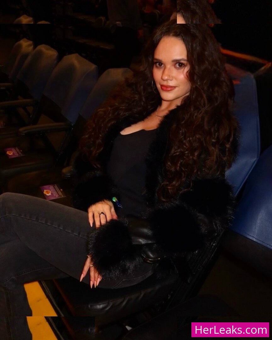 Madison Pettis - Image 29