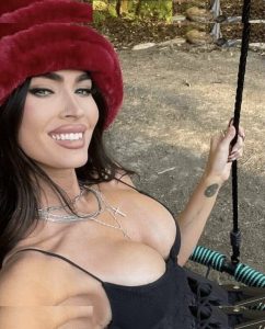 Megan Fox - Image 147
