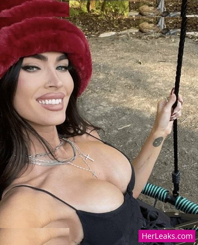 Megan Fox - Image 147
