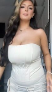 Megan Lane - Image 29