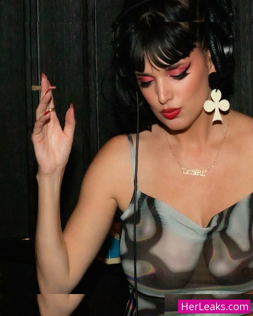 Megan Louise - Image 192