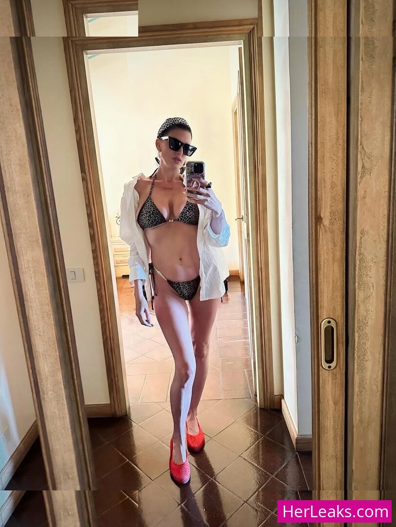 Megan Louise - Image 170
