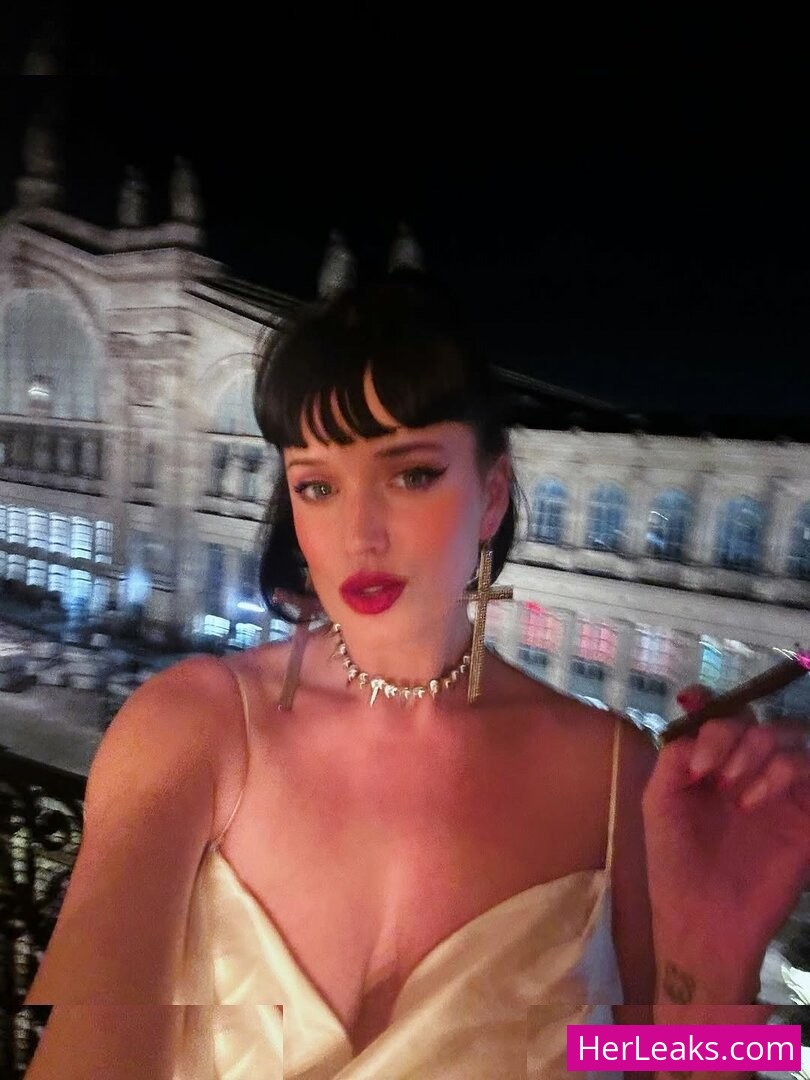 Megan Louise - Image 64
