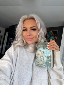 Megan Louise - Image 26