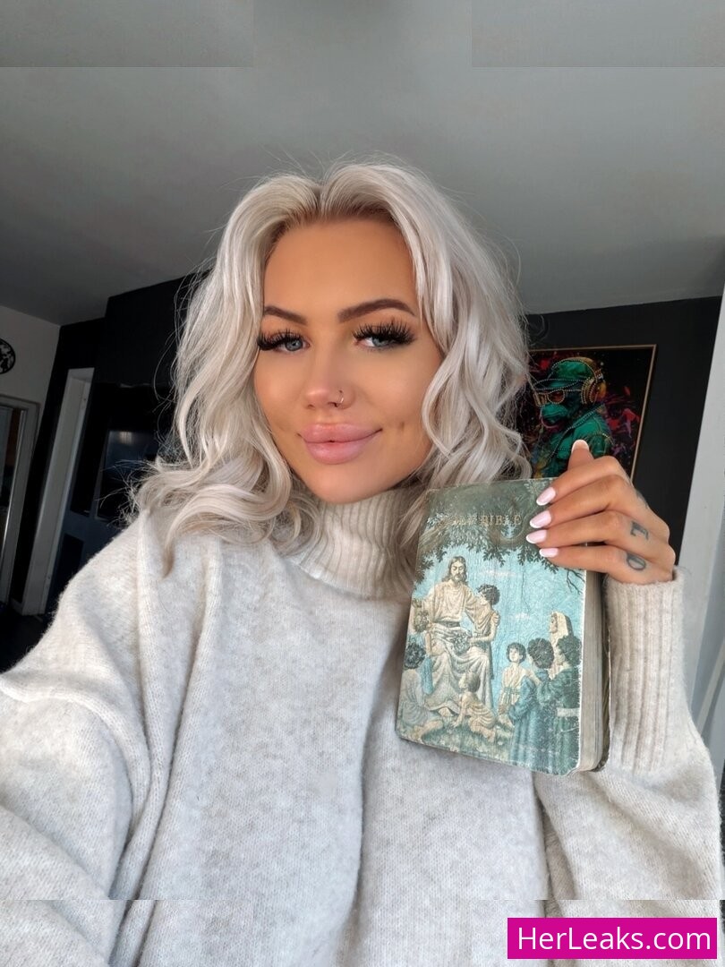 Megan Louise - Image 26