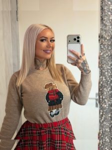 Megan Louise - Image 19