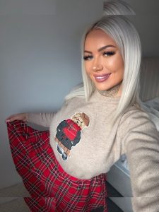 Megan Louise - Image 18