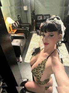 Megan Louise - Image 14