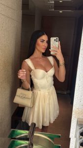 Melania Puntas - Image 178