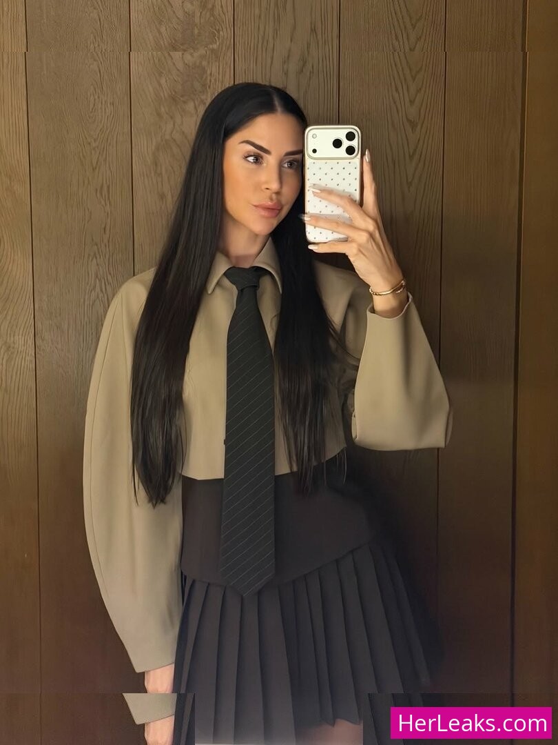 Melania Puntas - Image 89