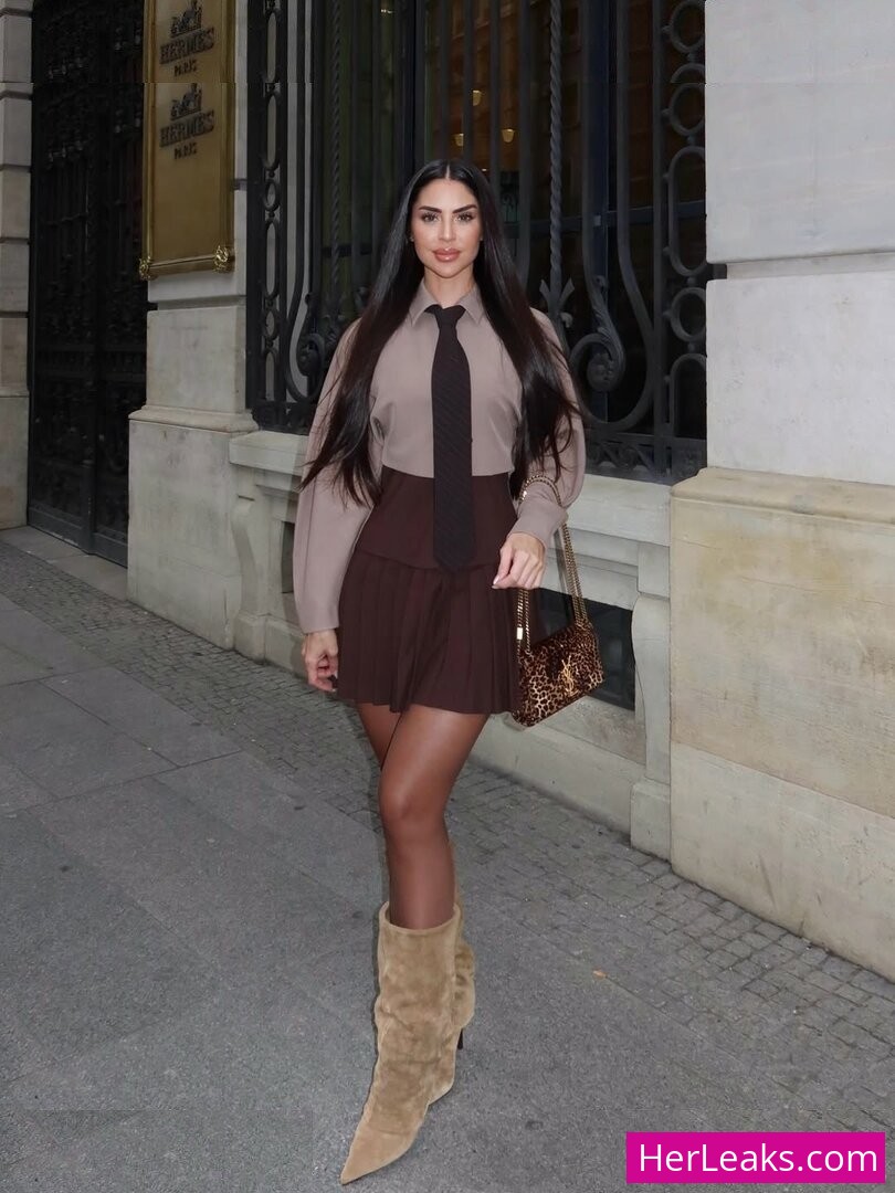 Melania Puntas - Image 88