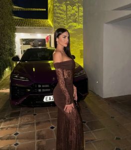 Melania Puntas - Image 77