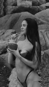Melania Puntas - Image 70