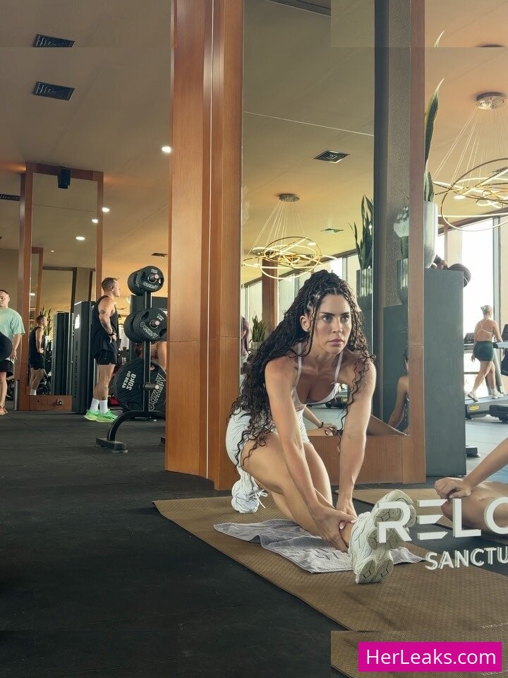 Melania Puntas - Image 57