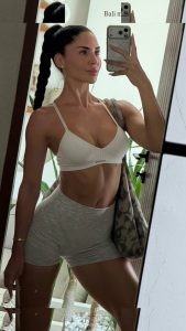 Melania Puntas - Image 34