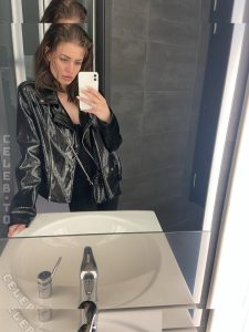 Mia Stone - Image 2