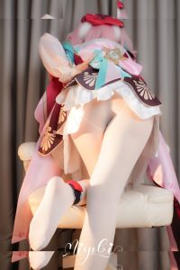 Misaki Suzuki - Image 36