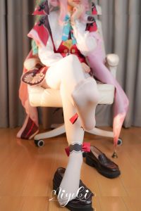 Misaki Suzuki - Image 24