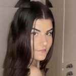 Nicole Dobrikov - Image 1