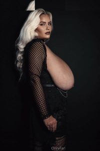 Nina Phoenix - Image 16