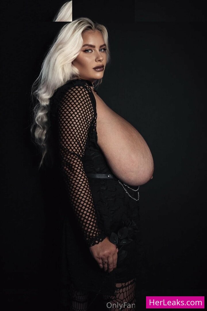Nina Phoenix - Image 16